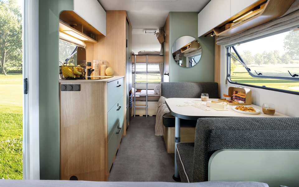 Wohnwagen LMC Style 490k Durchschuss von vorne nach hinten