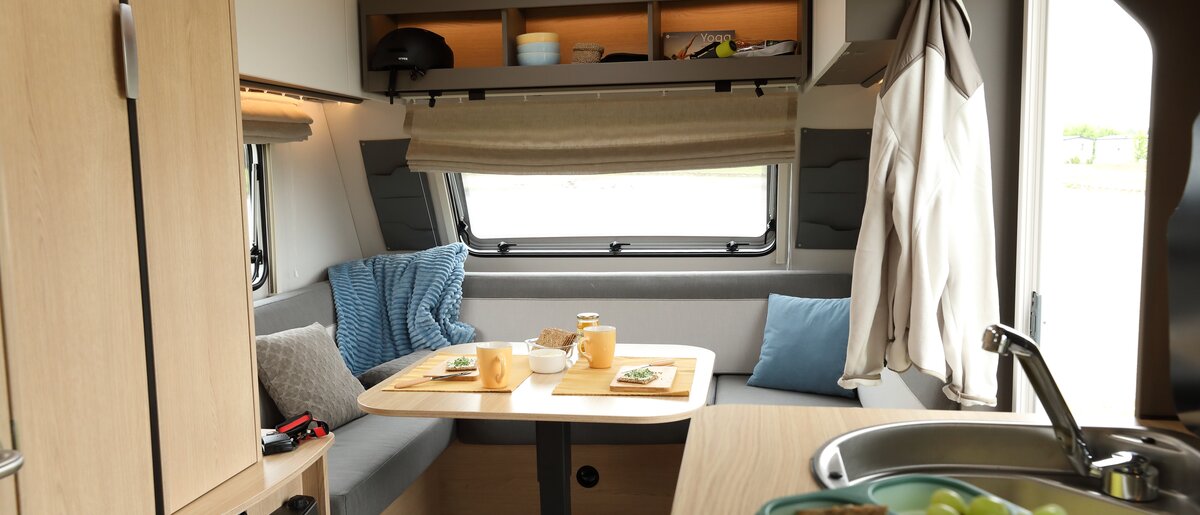 Wohnwagen LMC Tandero im Sunshine Stil Sitzgruppe