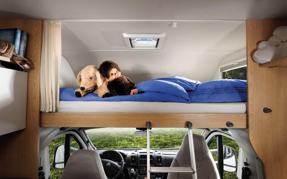 Innenaufnahme Alkoven LMC Wohnmobil Tourer Alkoven