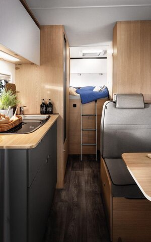 Innenaufnahme LMC Tourer Alkoven A 690 G 