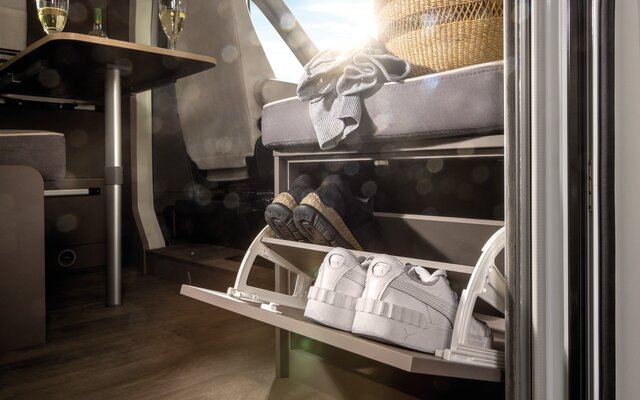 Schuhregal im LMC Wohnmobil Tourer H 664 G 