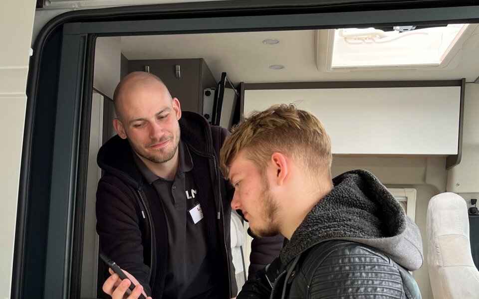 LMC stellt einen Innovan auf der Berufsorientierungsmesse aus 