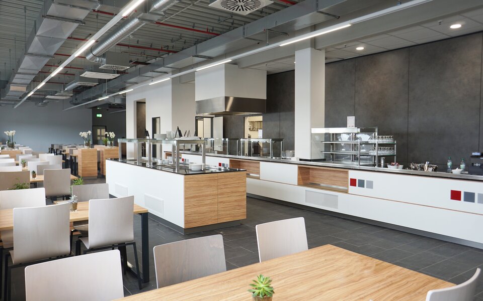 Gutes Essen in der LMC Kantine 